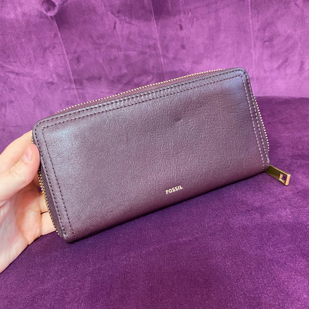 Fossil - Plum purple zip around wallet